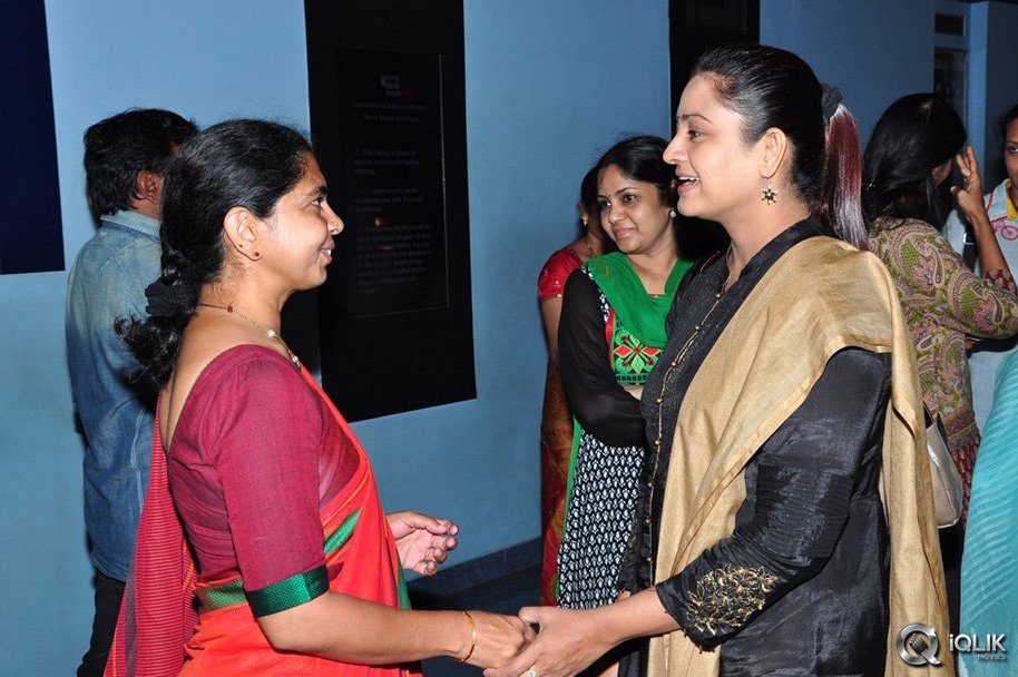 Celebrities-at-Dikkulu-Choodaku-Ramayya-Movie-Premiere-Show